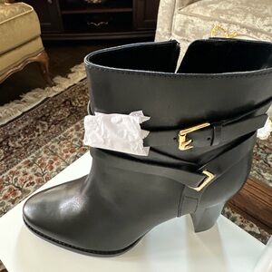 Lauren Ralph Lauren boots new with box size 9